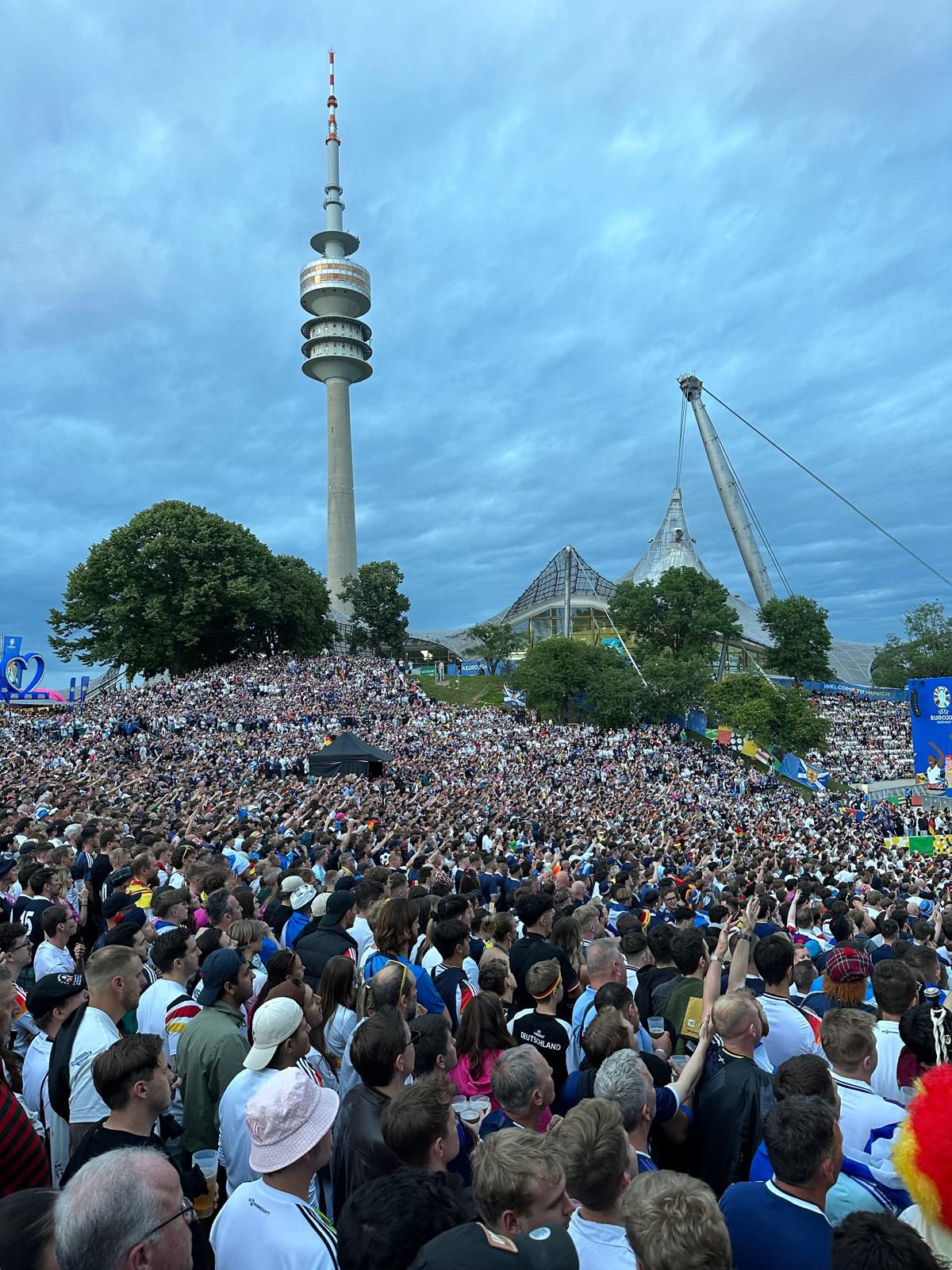 Meci Fan Zone la Munchen - atmosfera memorabila