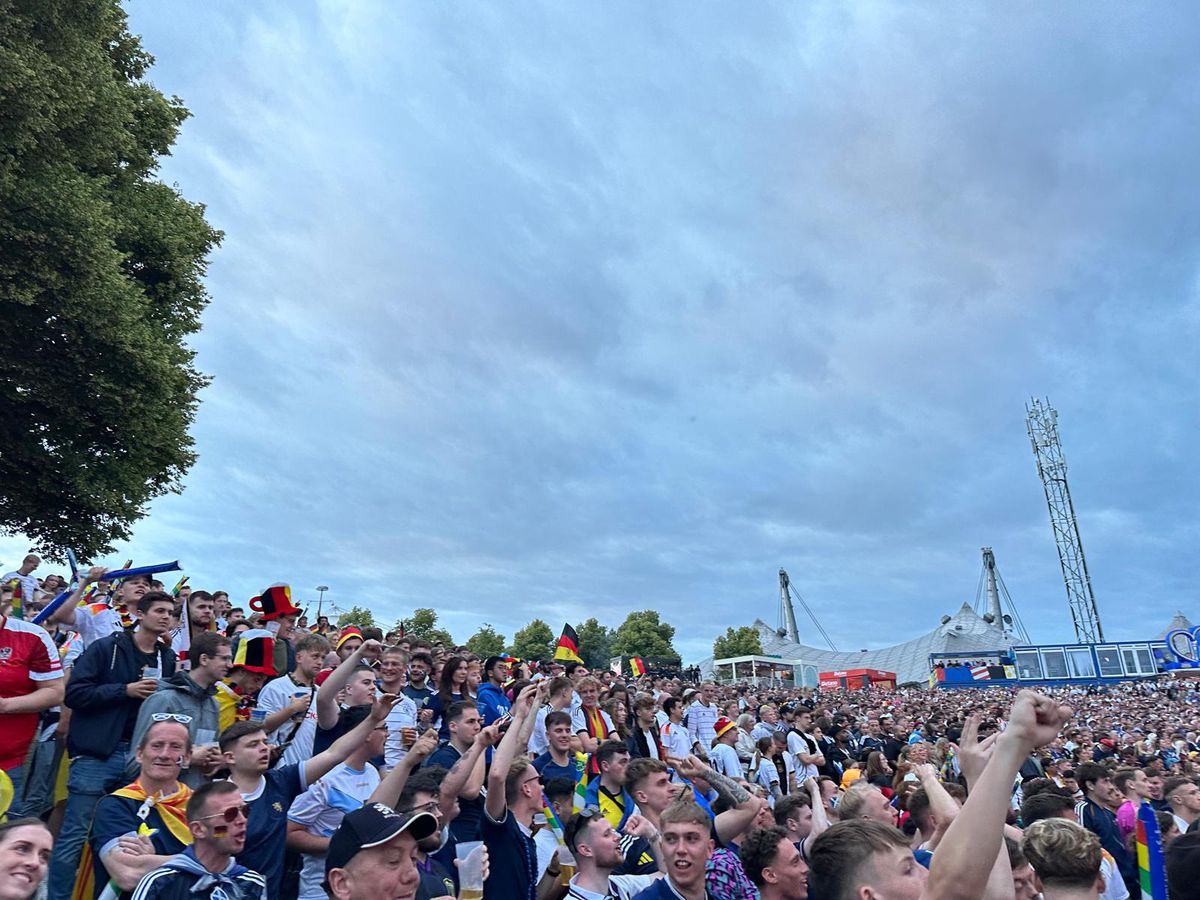 Meci Fan Zone la Munchen - atmosfera memorabila