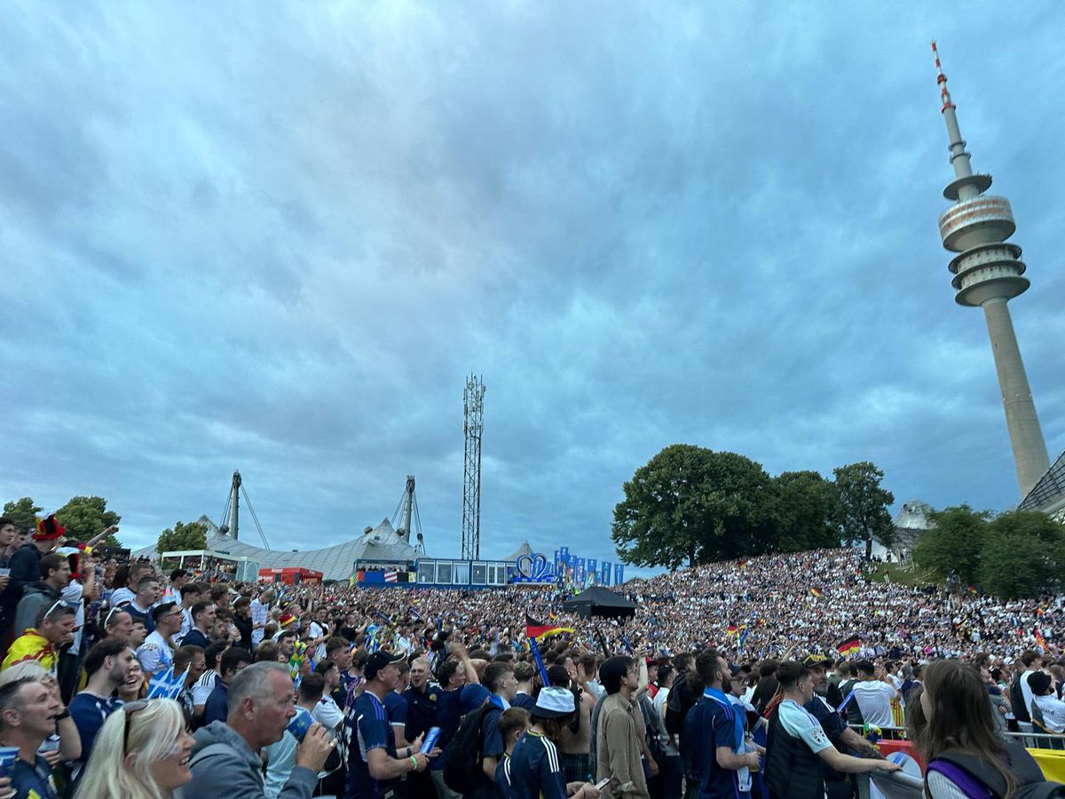 Meci Fan Zone la Munchen - atmosfera memorabila