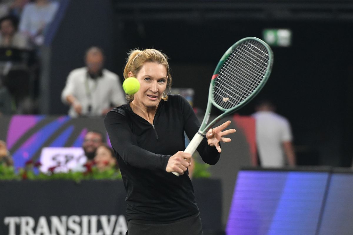Steffi Graf şi Andre Agassi au produs magie la Cluj! Simona Halep a revenit pe teren într-o seară pentru istoria tenisului românesc » Toate detaliile de la corespondenții GSP