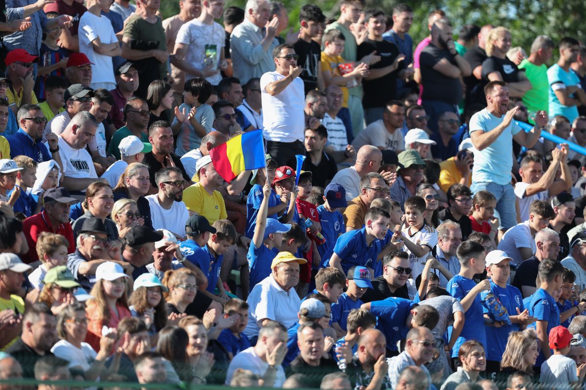 Imagini de colecție la Focșani, după victoria memorabilă cu CS Dinamo! Mii de fani, în extaz după promovarea în Liga 2