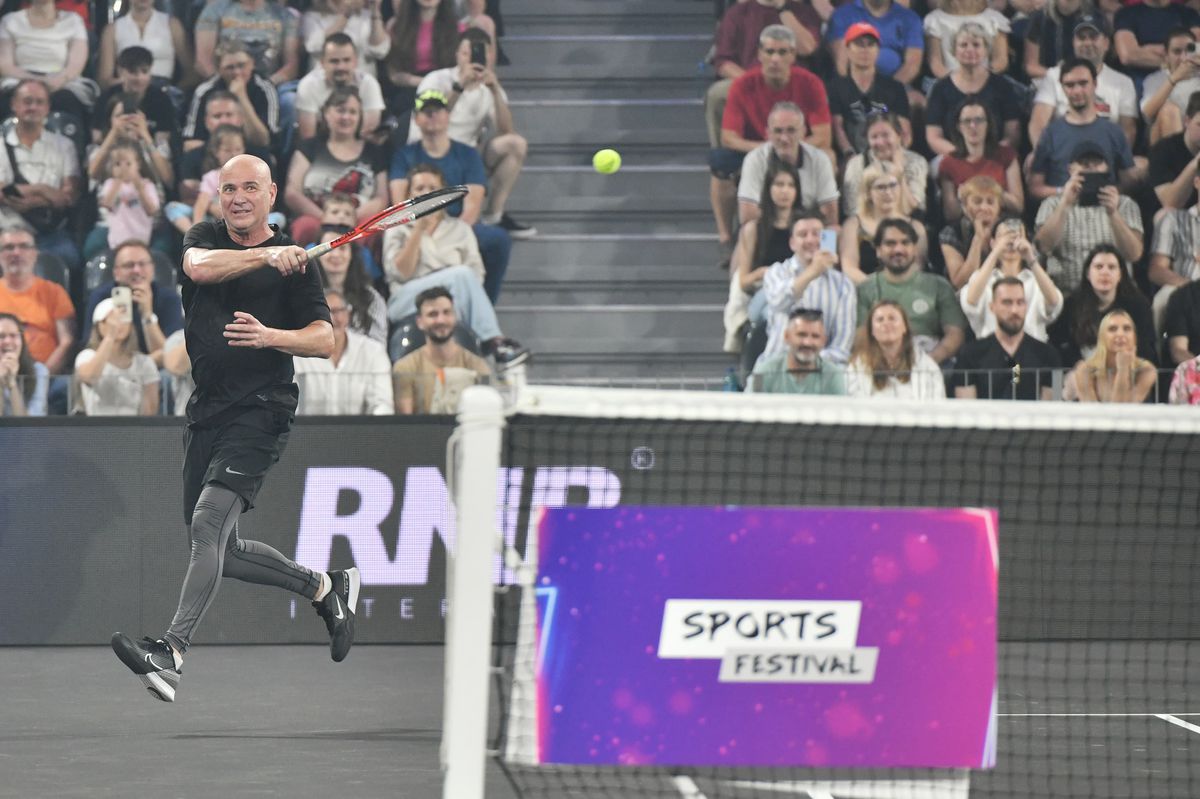 Steffi Graf şi Andre Agassi au produs magie la Cluj! Simona Halep a revenit pe teren într-o seară pentru istoria tenisului românesc » Toate detaliile de la corespondenții GSP