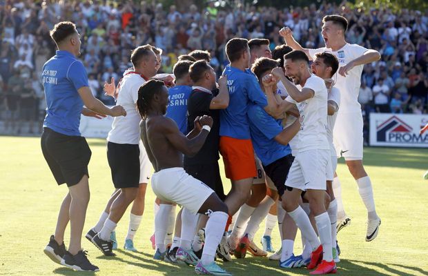 Imagini de colecție la Focșani, după victoria memorabilă cu CS Dinamo! Mii de fani, în extaz după promovarea în Liga 2