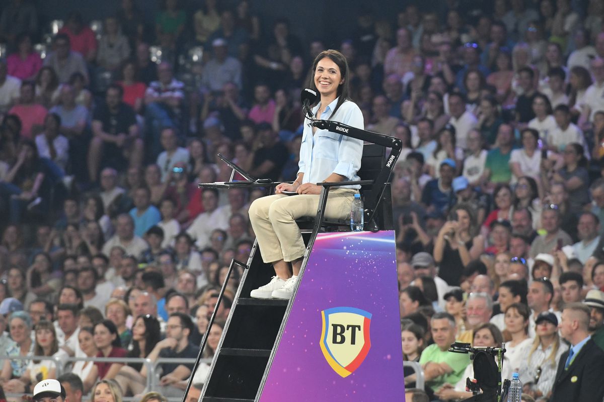 Steffi Graf şi Andre Agassi au produs magie la Cluj! Simona Halep a revenit pe teren într-o seară pentru istoria tenisului românesc » Toate detaliile de la corespondenții GSP