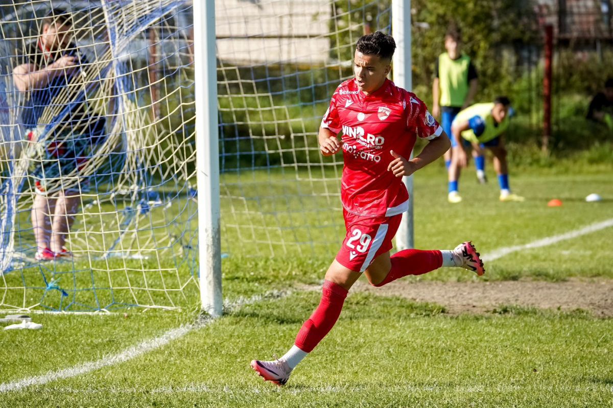 Dinamo a „defilat” în primul amical al verii! Echipa folosită de Zeljko Kopic în victoria zdrobitoare cu OPT goluri + lista completă a marcatorilor