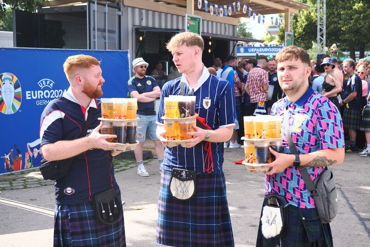 Cum se trăiește pregătirea unui meci la Fan Zone Munchen - imagini de colecție