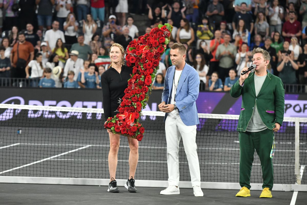 Steffi Graf şi Andre Agassi au produs magie la Cluj! Simona Halep a revenit pe teren într-o seară pentru istoria tenisului românesc » Toate detaliile de la corespondenții GSP