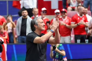 Ce nu s-a văzut la TV la Elveția - Ungaria: au cântat pe rând, unii lângă alții, gestul lui Murat Yakin și elvețianul care-l simpatizează pe Budescu!