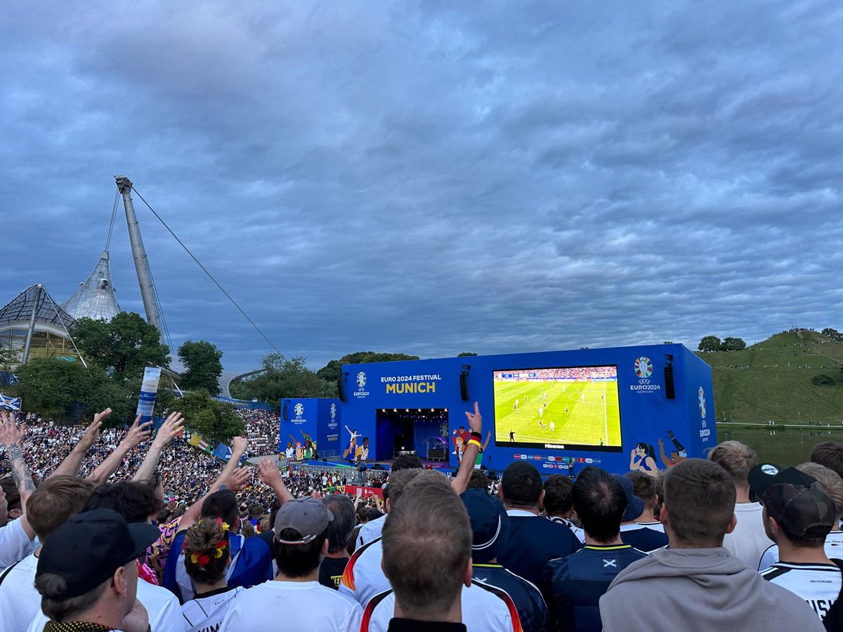 Meci Fan Zone la Munchen - atmosfera memorabila