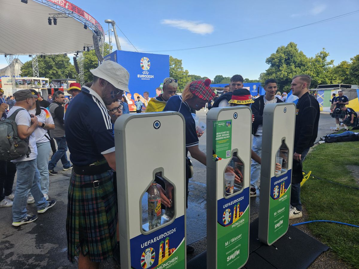 Cum se trăiește pregătirea unui meci la Fan Zone Munchen - imagini de colecție