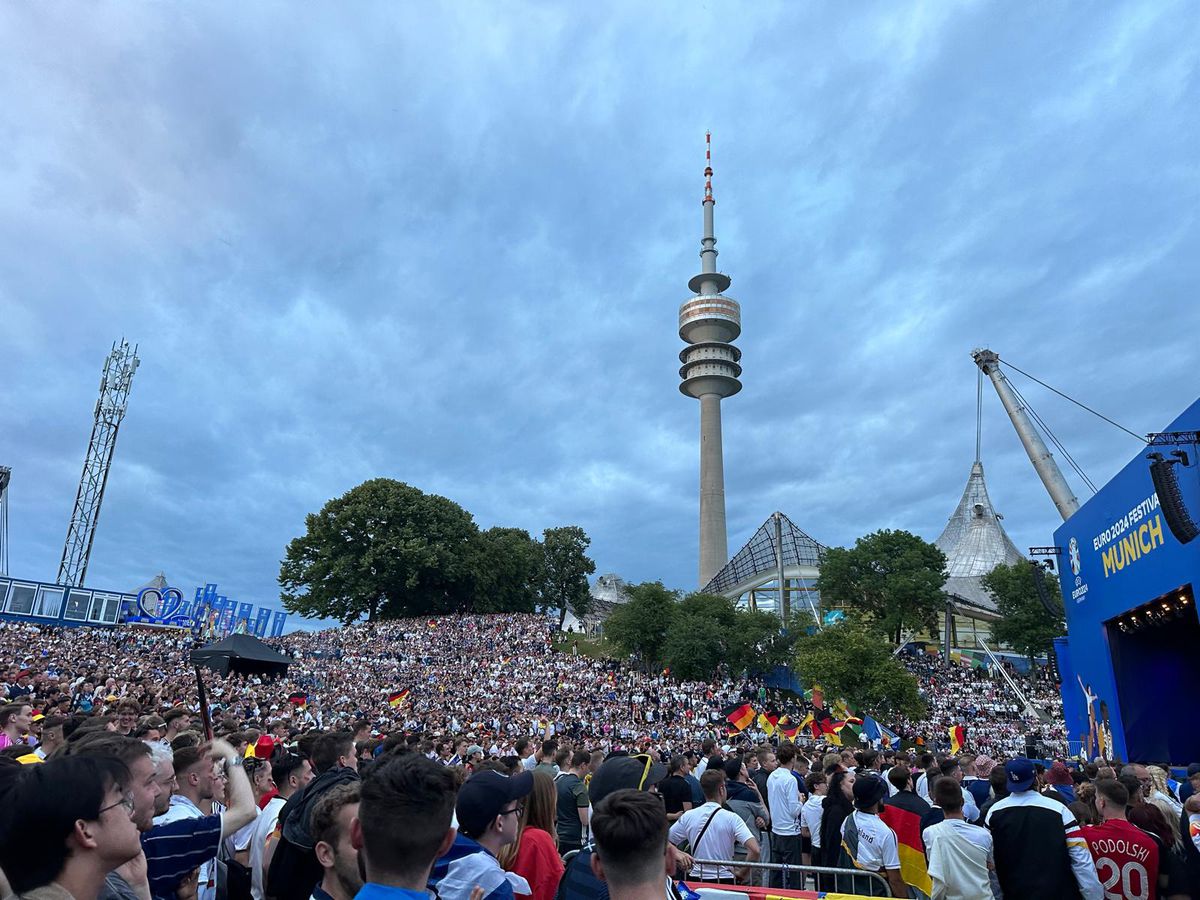 Meci Fan Zone la Munchen - atmosfera memorabila