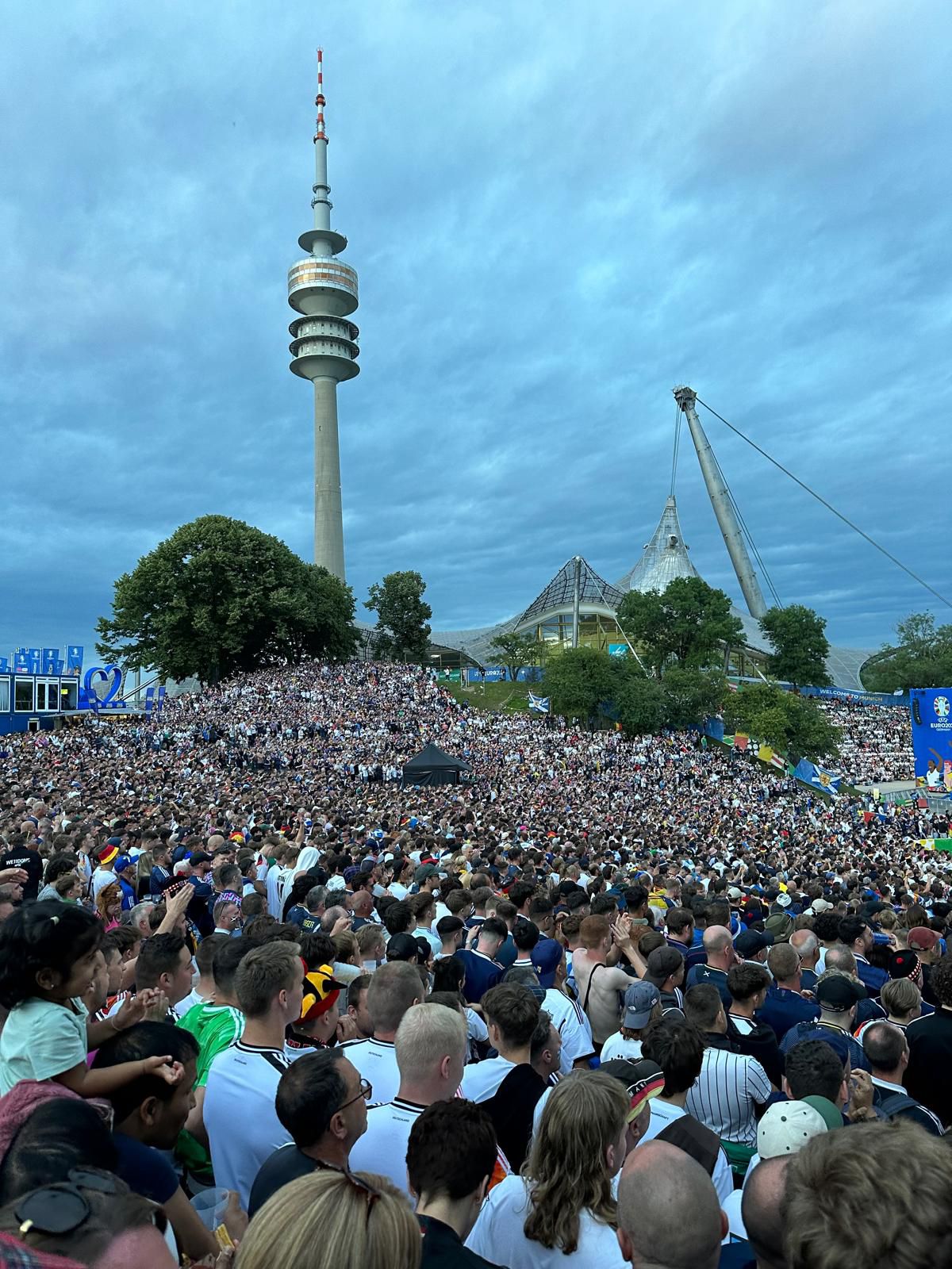 Meci Fan Zone la Munchen - atmosfera memorabila