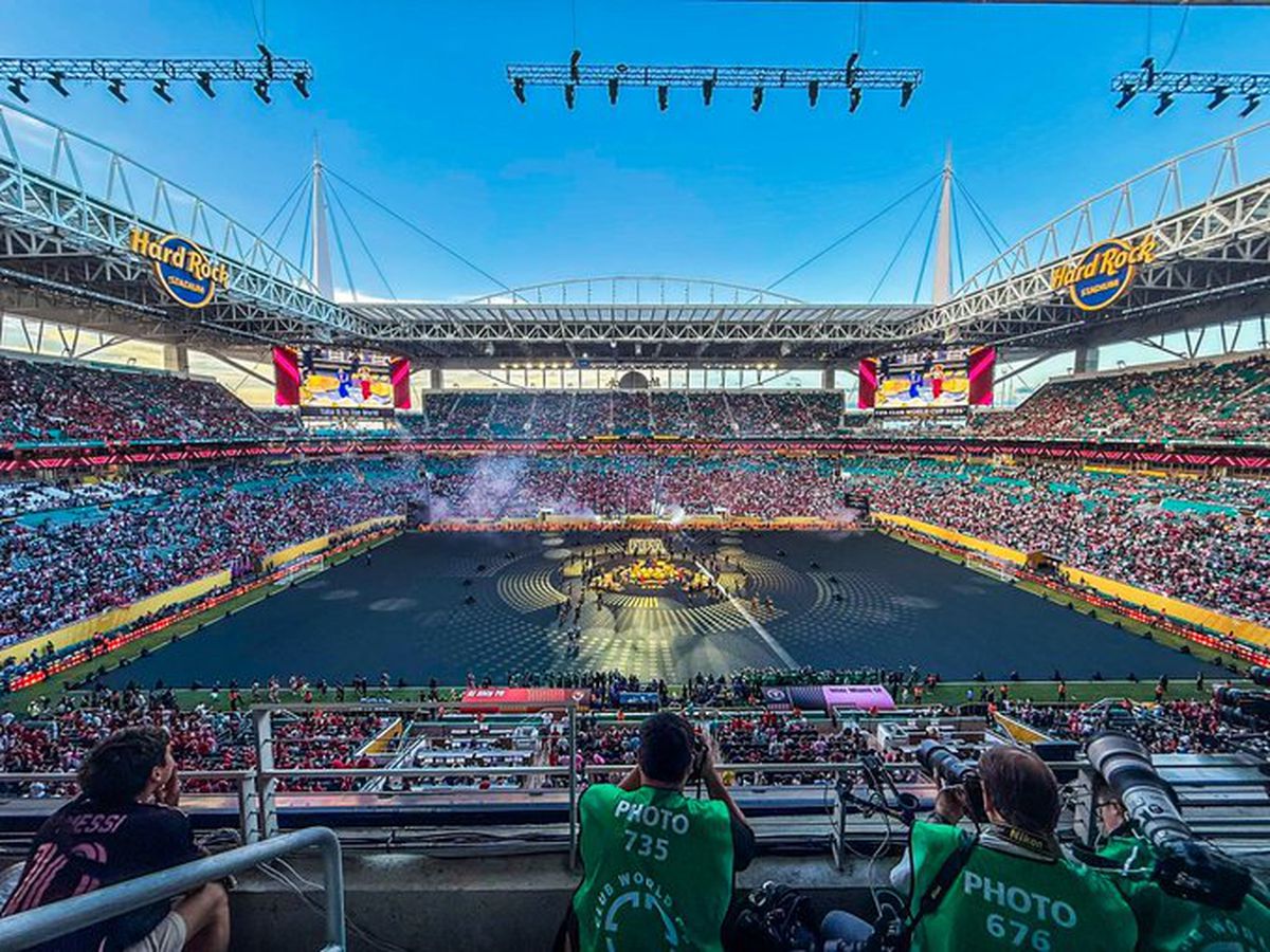 Lionel Messi și Luis Suarez au deschis Campionatul Mondial al Cluburilor » Ceremonia a fost impresionantă