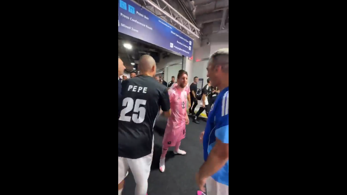 Gestul prin care excentricul IShowSpeed l-a sfidat pe Lionel Messi la Campionatul Mondial al Cluburilor! Argentinianul n-a stat pe gânduri