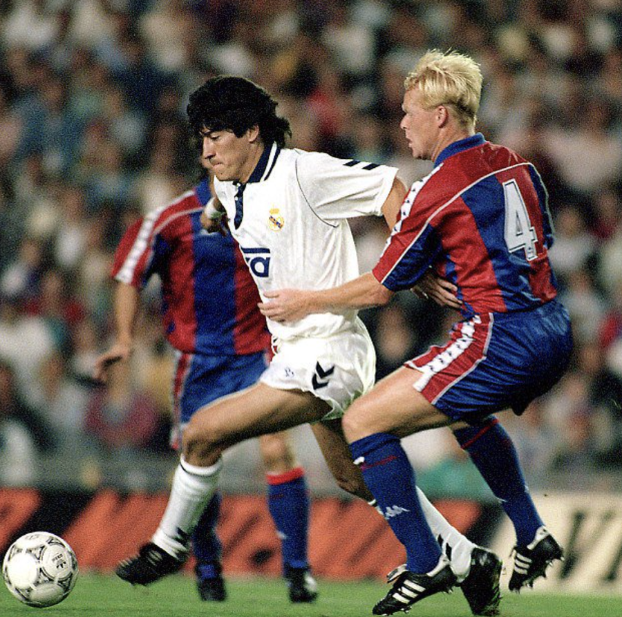 Iván Zamorano, într-un duel direct cu Ronald Koeman // FOTO: EMPICS Sport Îl mai știți pe „Bam Bam”? A spălat geamuri în „Petroșani”, apoi a ajuns la Real Madrid, iar recordul său de goluri a fost bătut abia acum, de Mbappe!