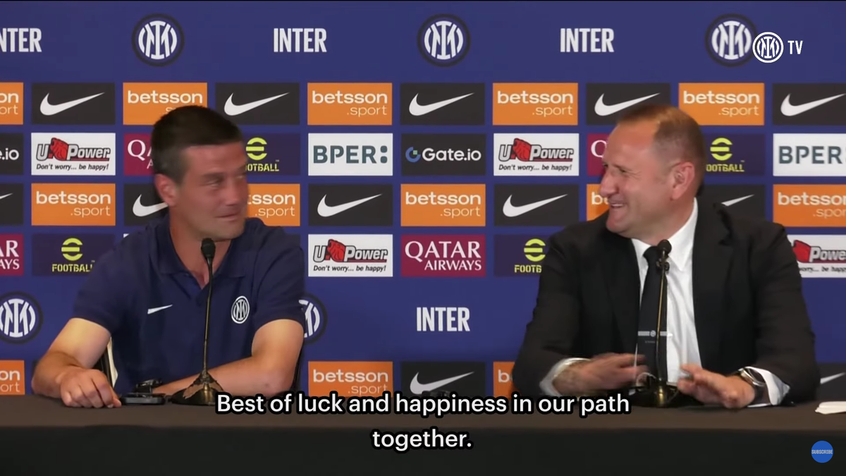 Italienii au făcut două gafe la conferința de presă a lui Cristi Chivu » Antrenorul român a răspuns cu umor