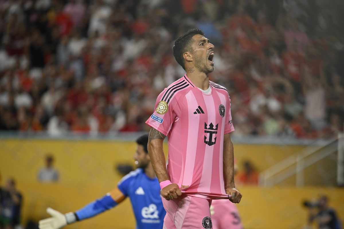 Lionel Messi și Luis Suarez au deschis Campionatul Mondial al Cluburilor » Ceremonia a fost impresionantă