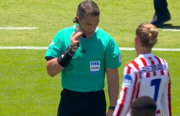 Istvan Kovacs, la microfon! Momentul serii pentru român la PSG - Atletico » A aplicat în premieră noua regulă din fotbal