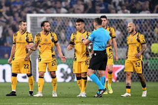 Cristi Chivu poate rămâne fără jucătorul declarat „netransferabil” » Este așteptat la Istanbul