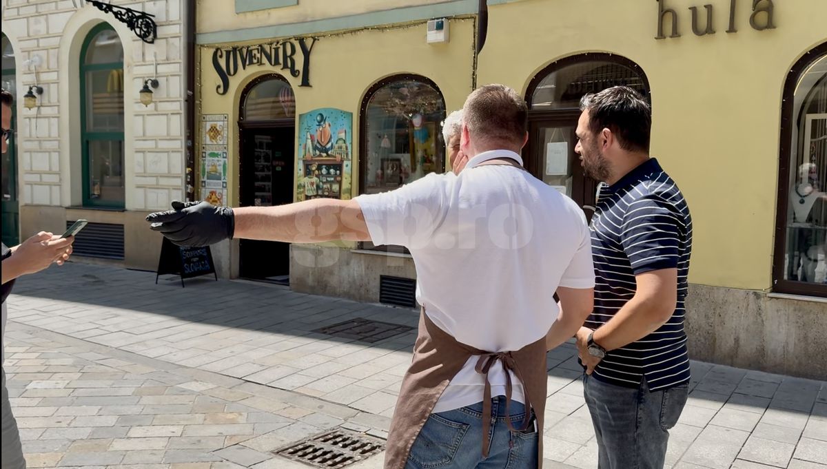 Imagini de senzație cu Mircea Lucescu în centrul Bratislavei! » Turcii i-au pupat mâinile: „La ei, asta înseamnă acest gest!”