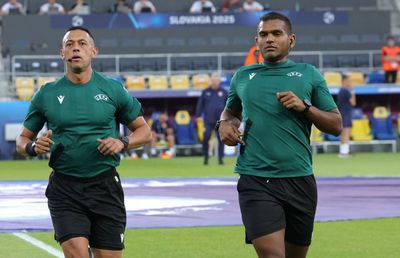 Moment nemaiîntâlnit! Ce i-a cerut arbitrul partidei Cehia U21 - Germania U21 fotoreporterului GSP