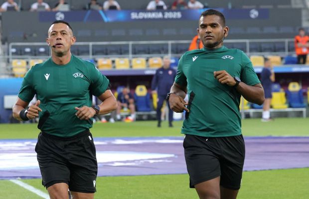 Moment nemaiîntâlnit! Ce i-a cerut arbitrul partidei Cehia U21 - Germania U21 fotoreporterului GSP