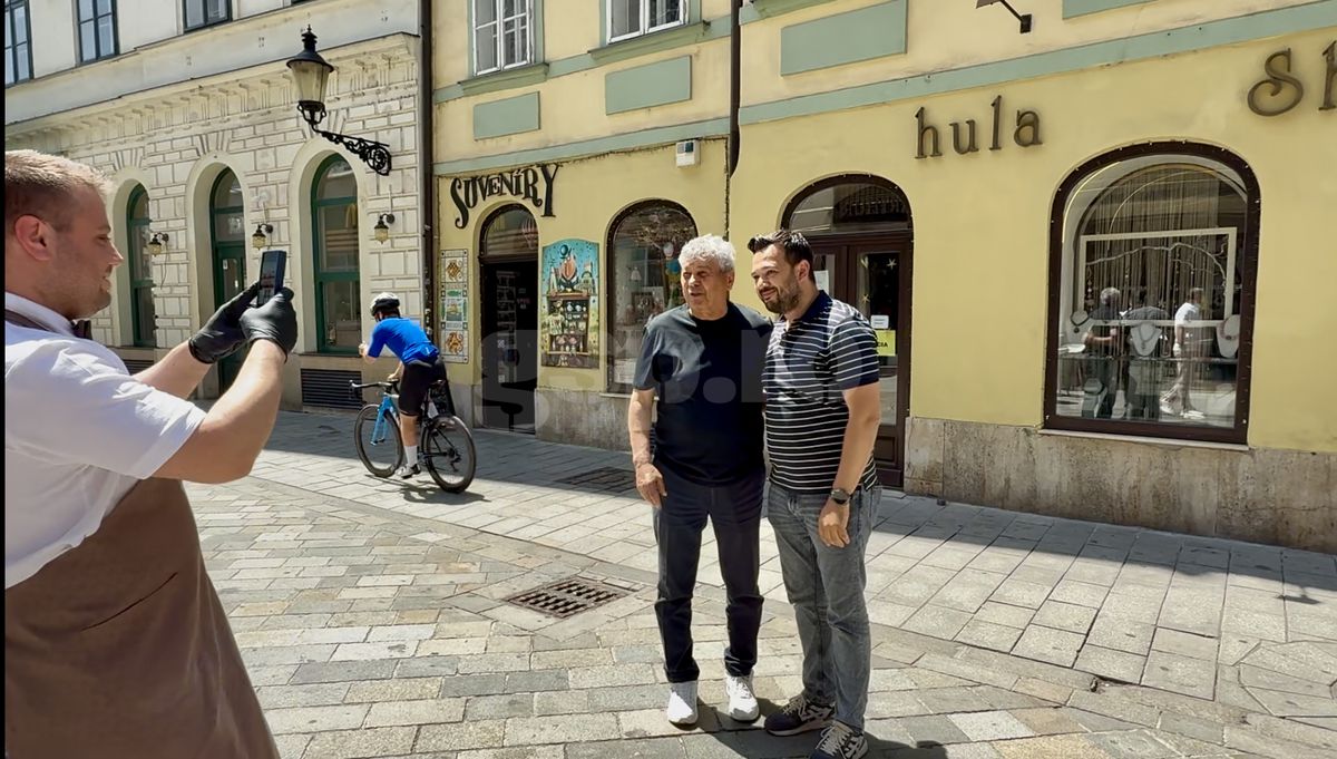 Imagini de senzație cu Mircea Lucescu în centrul Bratislavei! » Turcii i-au pupat mâinile: „La ei, asta înseamnă acest gest!”