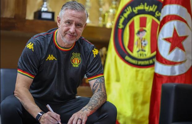 Laurențiu Reghecampf s-a întors în Tunisia! » Clubul de la care plecase cu scandal l-a prezentat azi