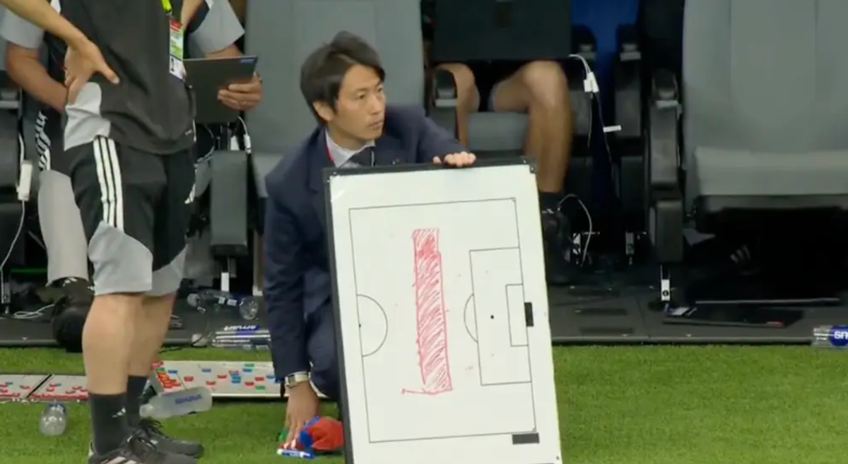 Iată explicația pentru scenele din Olanda - Japonia! Ce reprezentau cifrele de pe tabla selecționerului nipon