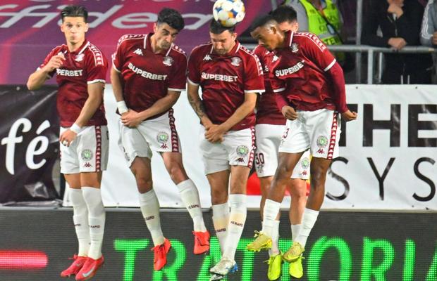 Chirurgul care l-a operat pe fotbalistul Rapidului a venit în studio: „I-am făcut o sutură de menisc. Cât stă?”