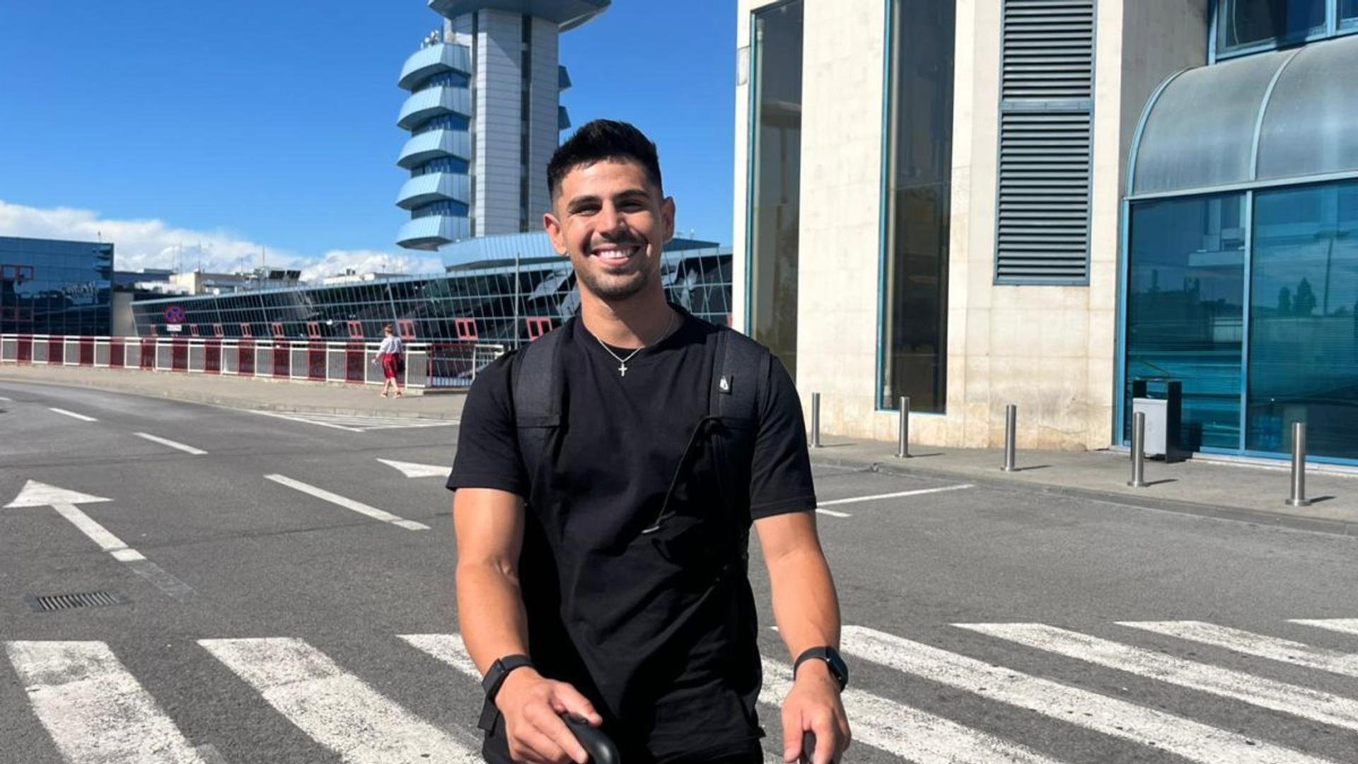 Anderson Ceara în echipament sportiv la clinica medicală FCSB pregătindu-se pentru vizita medicală și negocieri transfer finalizate recent | sursa foto: Gazeta Sporturilor