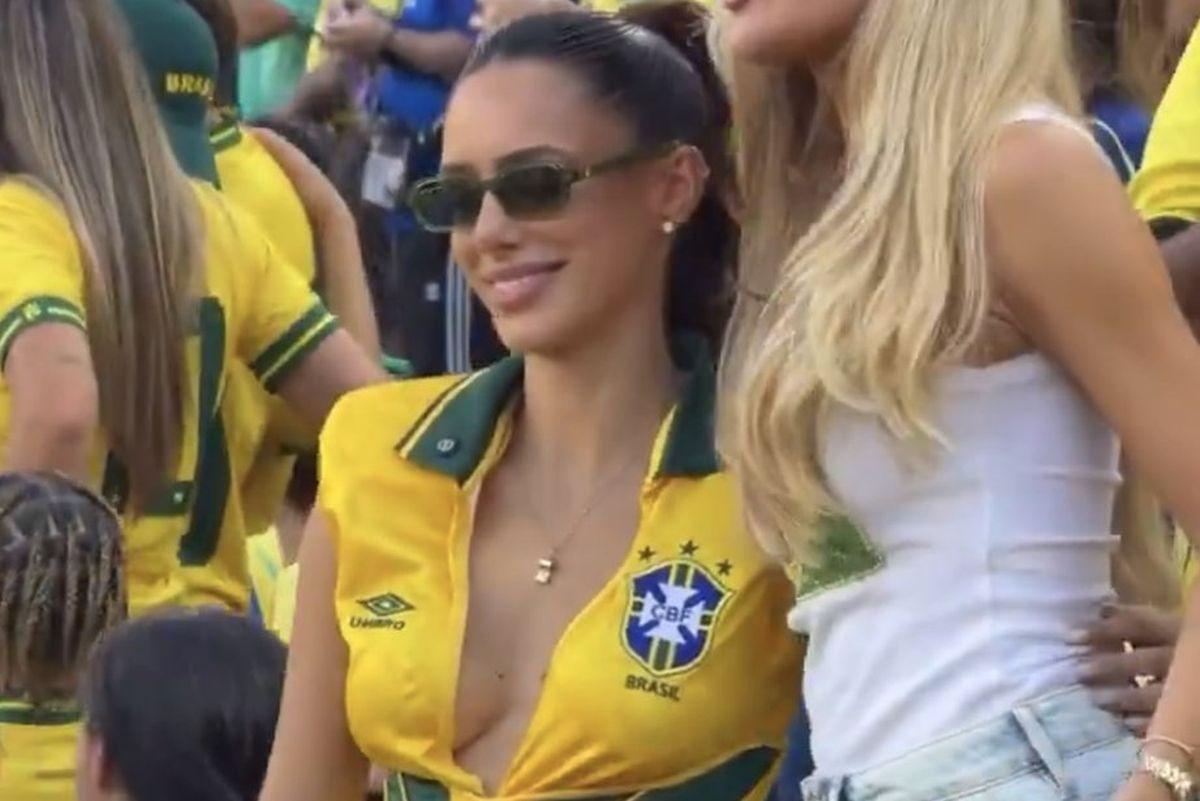 Iubita lui Neymar a arătat mai mult decât voia în timpul meciului Braziliei! Imaginea surprinsă în tribune