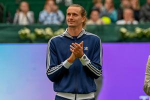 Alexander Zverev, câștigătorul de la Roland Garros: „Nu mă definesc prin lux. Fără superiahturi, fără douăzeci de Ferrari”.