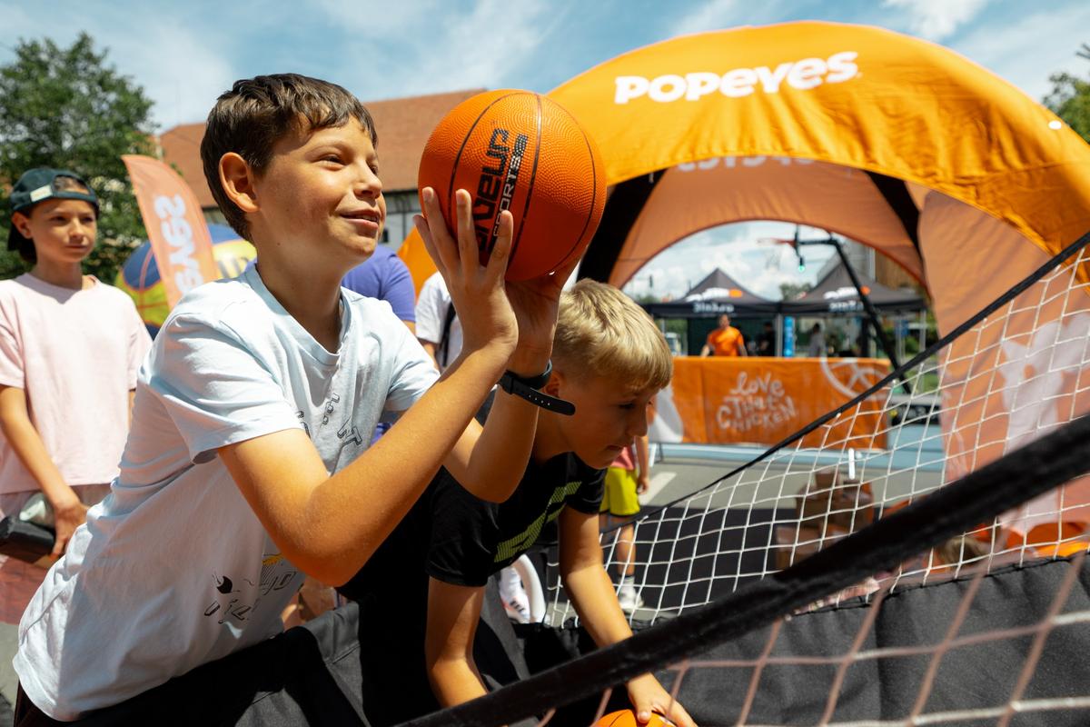 Peste 15.000 de participanți la prima ediție Sport Arena Streetball Sibiu » Cine sunt câștigătorii de anul acesta