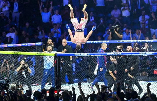 UFC Casa Albă a șocat lumea » Topuria, spulberat în main event! Nici Alex Pereira n-a avut vreo șansă