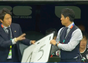 Iată explicația pentru scenele din Olanda - Japonia! Ce reprezentau cifrele de pe tabla selecționerului nipon