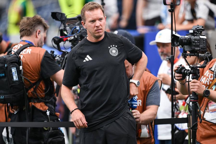Ținuta lui Julian Nagelsmann din prima repriză / Foto: Imago Julian Nagelsmann, trei ținute diferite în meciul contra lui Curacao