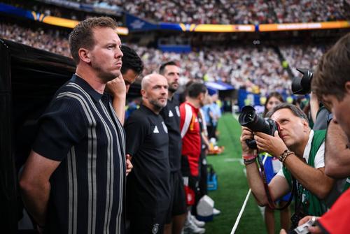 Julian Nagelsmann, cu tricou polo la intonarea imnurilor / foto: Imago