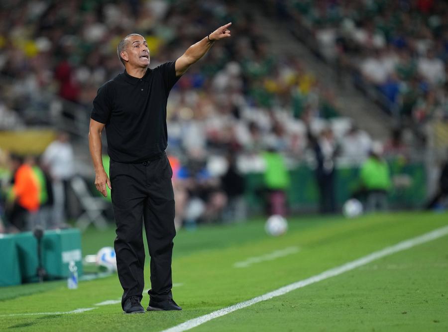 Sabri Lamouchi, selecționerul Tunisiei // foto: Imago Images Selecționer aproape de demitere, după eșecul de la Mondial! Scandal în vestiar