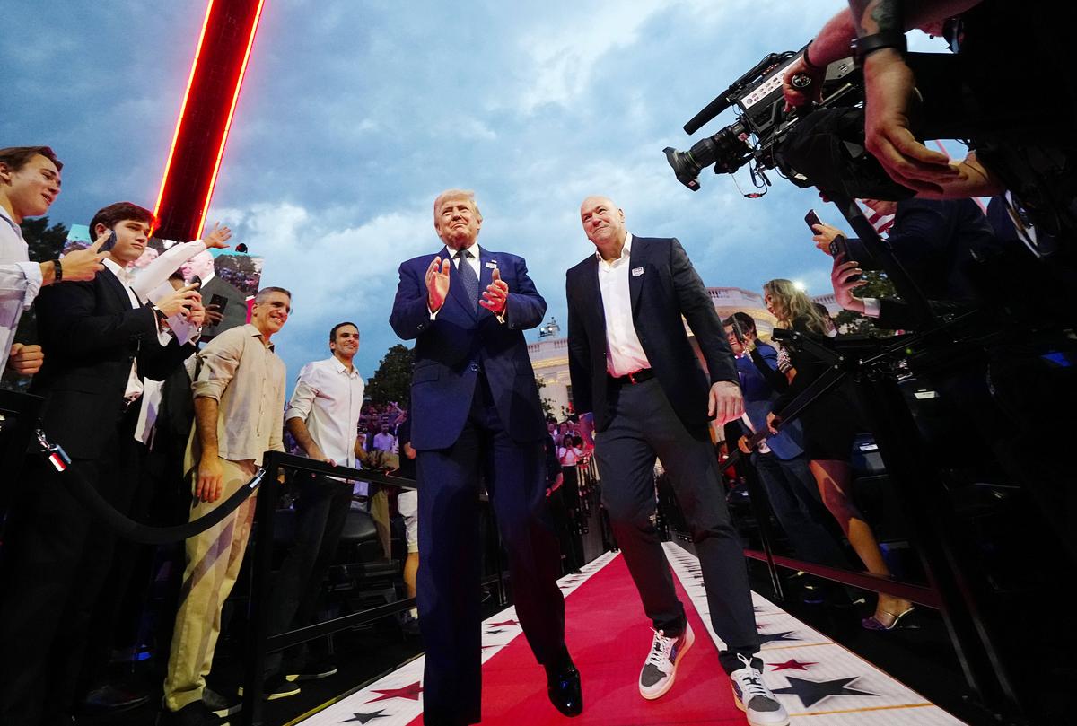 Donald Trump a intrat în cușcă » Imagini suprarealiste de la Casa Albă, la UFC 250