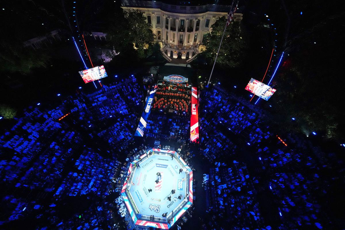 Donald Trump - gala UFC Casa Albă