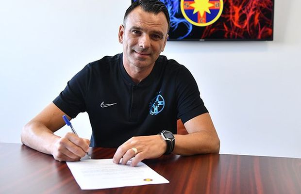 FOTO OFICIAL FCSB și-a prezentat noul antrenor