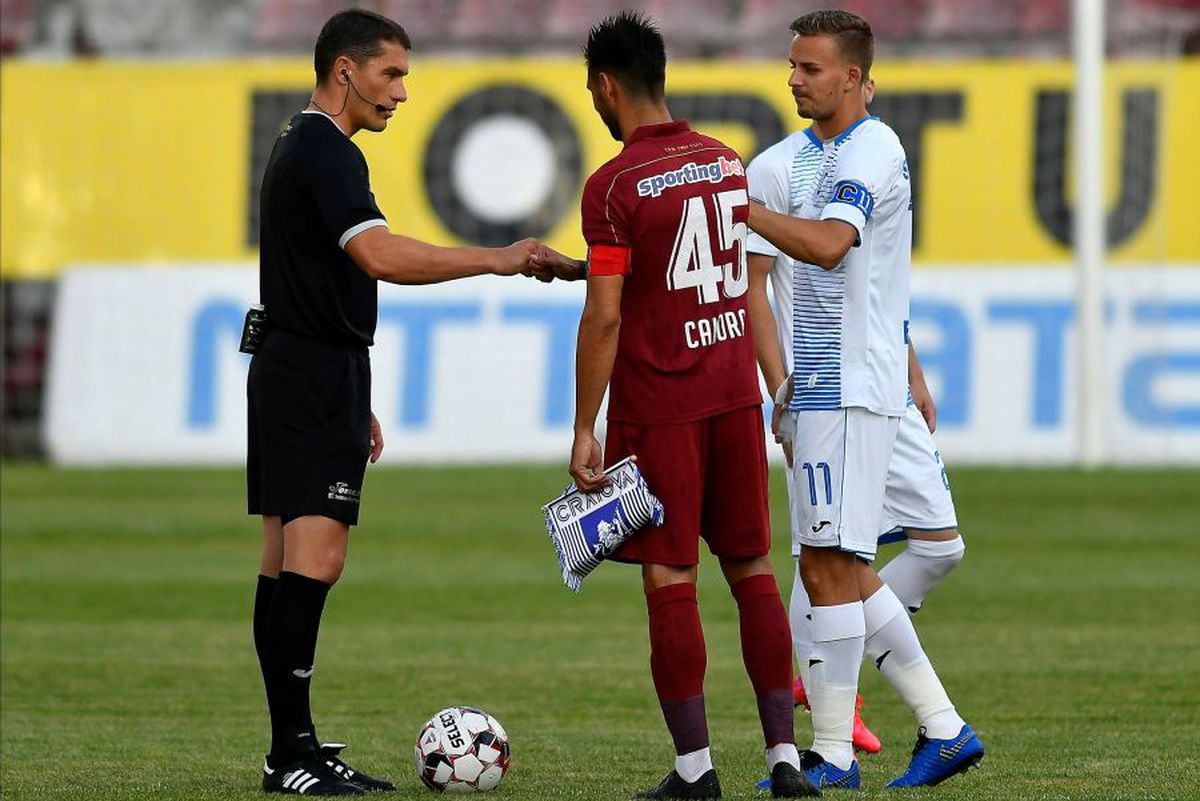 EXCLUSIV Dan Petrescu nu exagerează: arbitrii o fac pe Craiova campioană! Iată scorul erorilor comise în play-off: cum ar arăta clasamentul fără greșeli în lupta la titlu