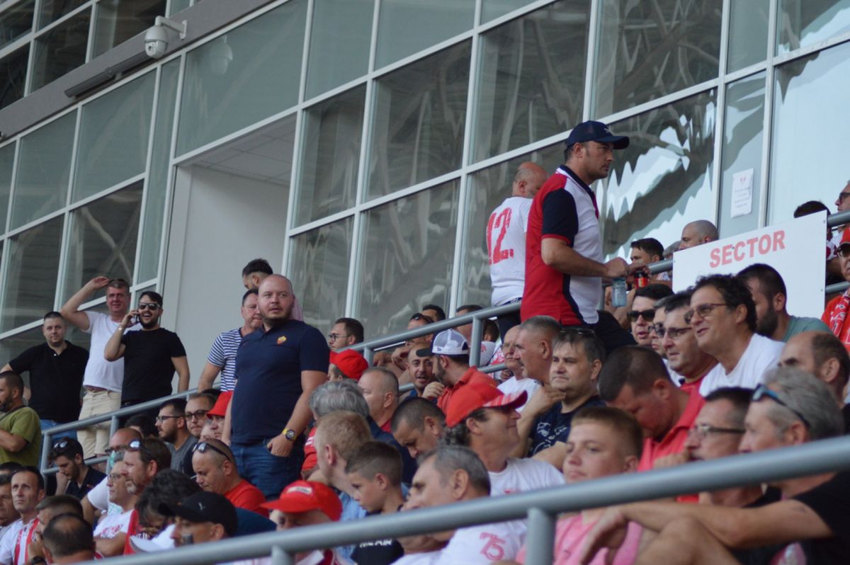 UTA și-a prezentat lotul și noul echipament » 2.500 de spectatori și amical special la Arad