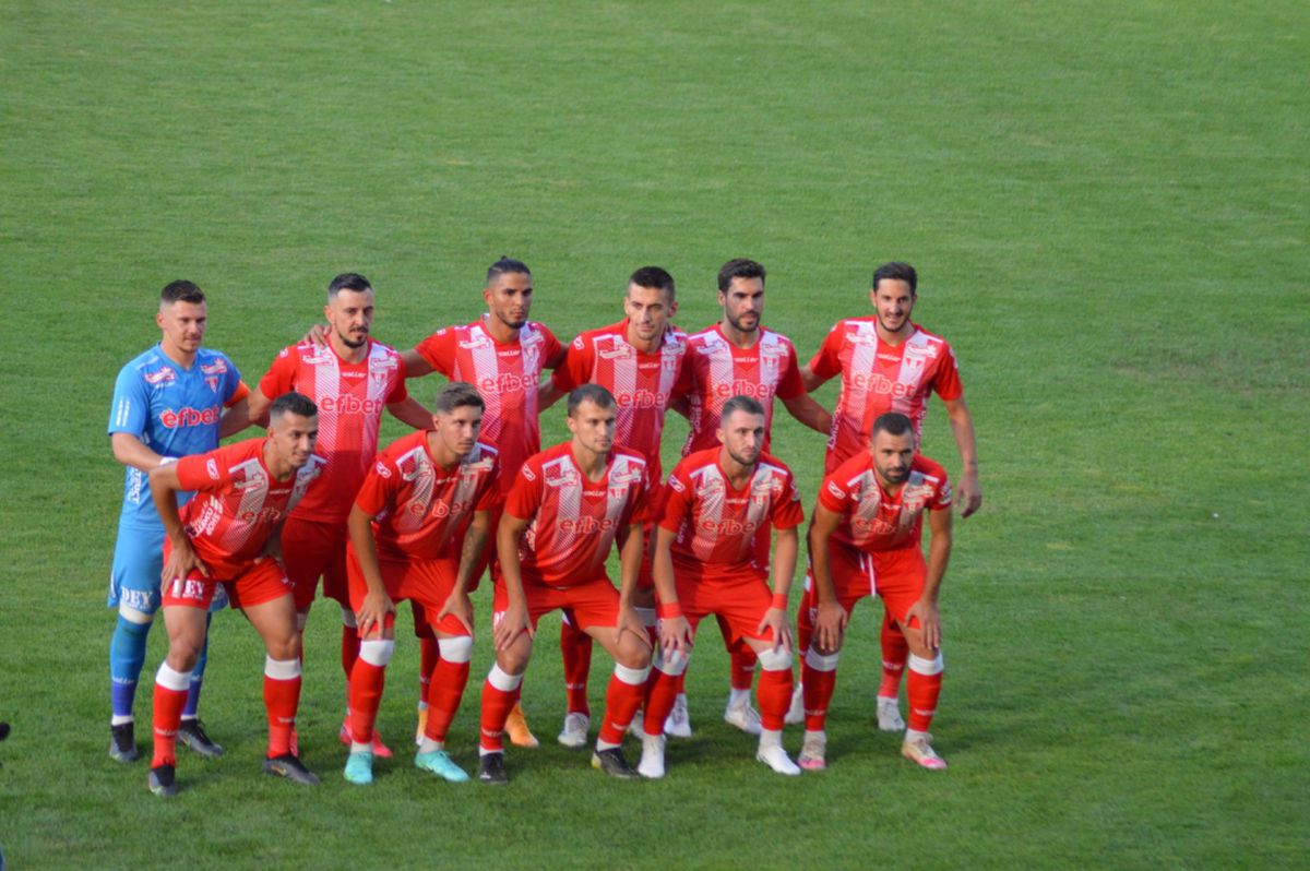 UTA și-a prezentat lotul și noul echipament » 2.500 de spectatori și amical special la Arad