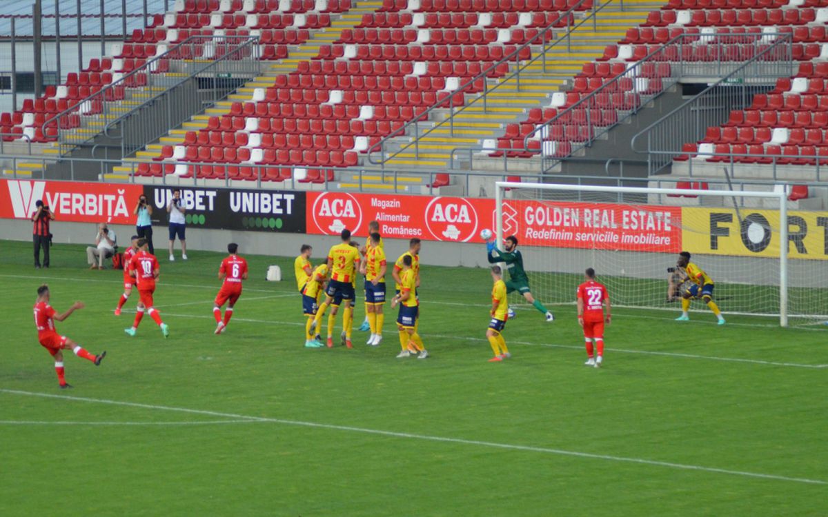 UTA și-a prezentat lotul și noul echipament » 2.500 de spectatori și amical special la Arad