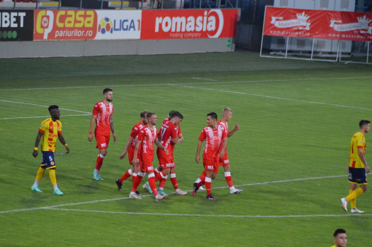 UTA și-a prezentat lotul și noul echipament » 2.500 de spectatori și amical special la Arad