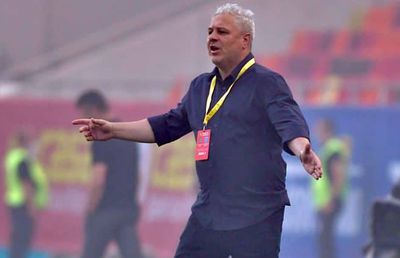 Marius Șumudică, conferință de foc: „Unii nu și-au tăiat unghiile două săptămâni, așa au stat la meciul nostru”