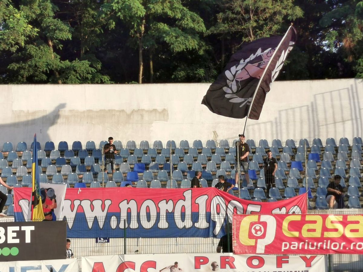 Război pe toate fronturile! Peluza Nord, mesaj acid pentru CSA Steaua, pe stadionul din Botoșani
