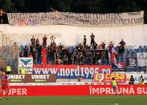 Război pe toate fronturile! Peluza Nord, mesaj acid pentru CSA Steaua, pe stadionul din Botoșani